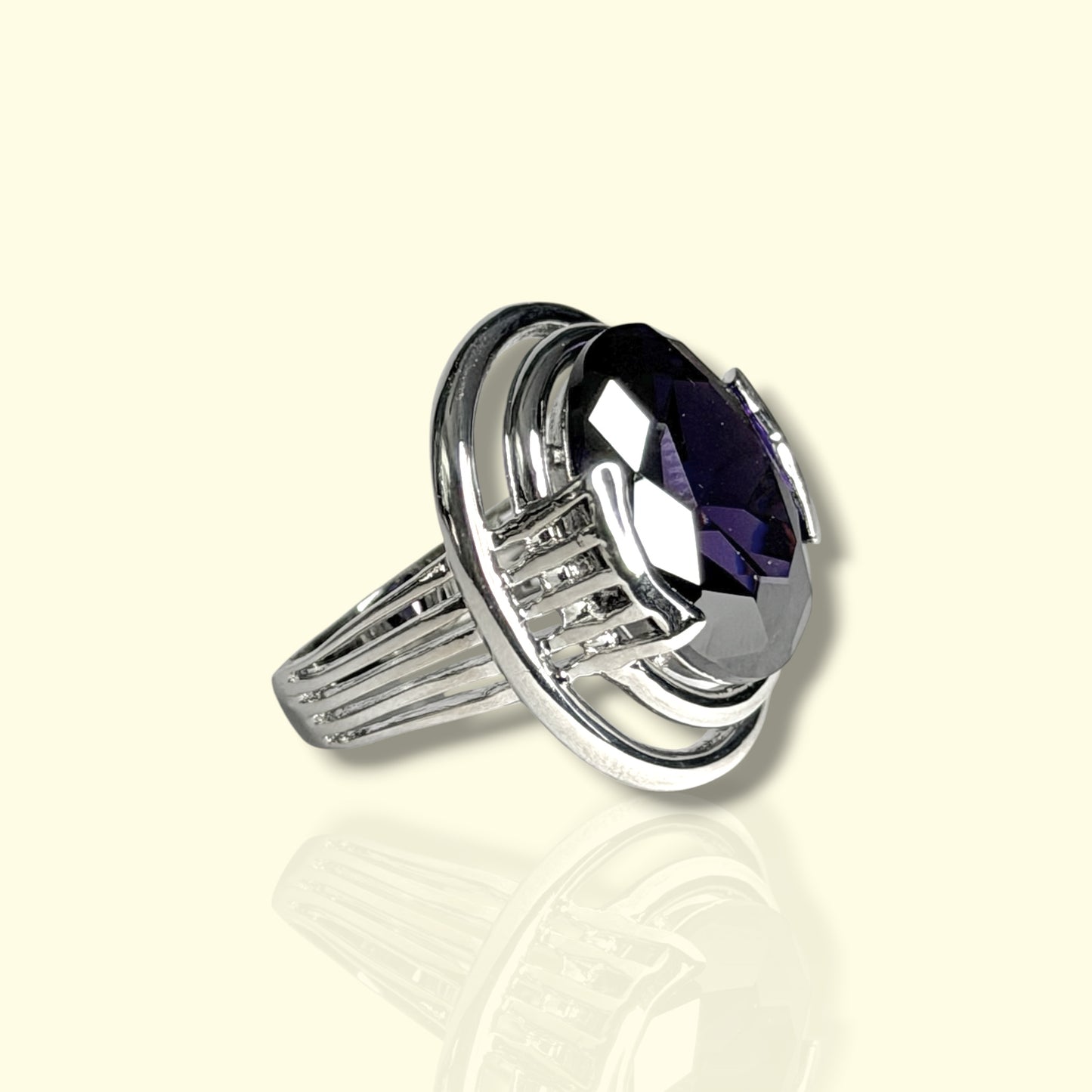 Violet - Sterling Silver with Ametist Ring