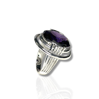 Violet - Sterling Silver with Ametist Ring