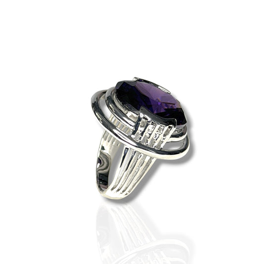 Violet - Sterling Silver with Ametist Ring