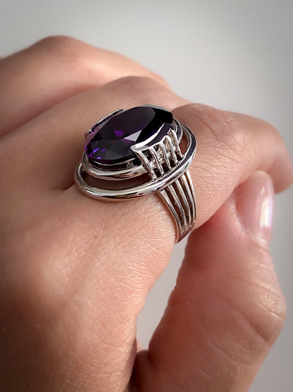 Violet - Sterling Silver with Ametist Ring