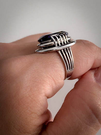 Violet - Sterling Silver with Ametist Ring